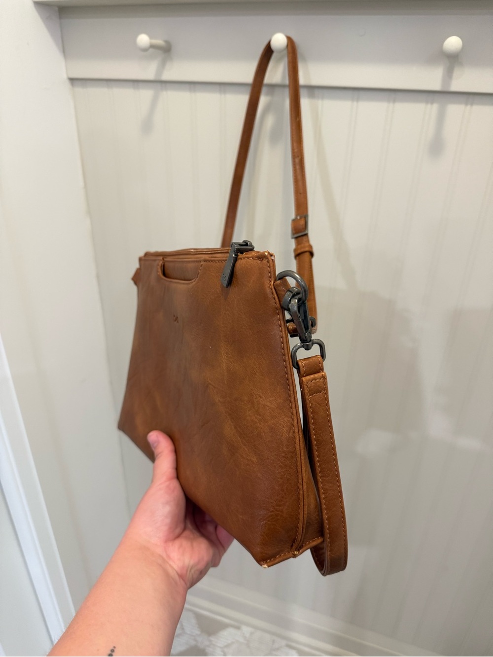 SQ Classic Brown Vegan Leather Crossbody Bag - Sleek Everyday Style